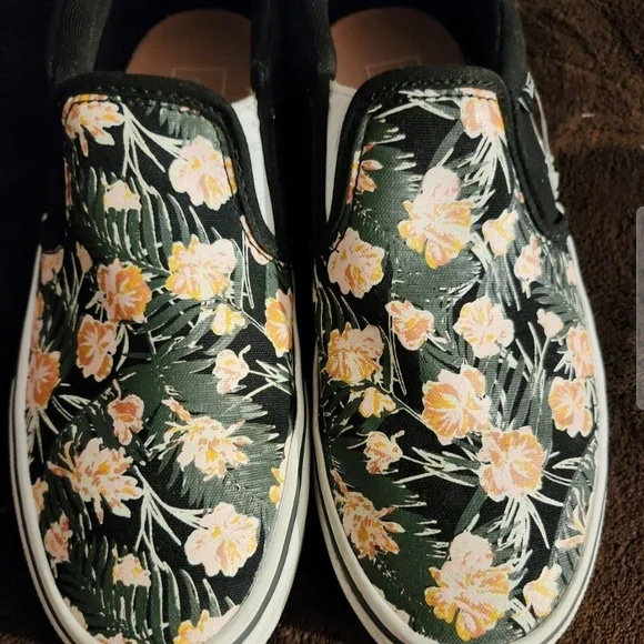 Vans Kids Floral Slip-On Shoes - Black and Pink - Picture 9 of 9